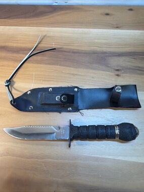 VTG 1970Rambo Style Survival Knife 420 Stainless Steel Taiwan Made Hollow Handle